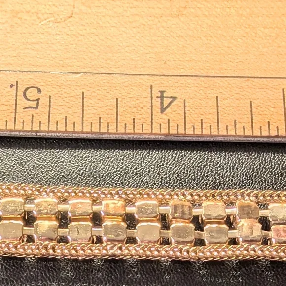 Vintage Elegant Gold and Bronze Coloured Bracelet. 7 Inches - Picture 3 of 4